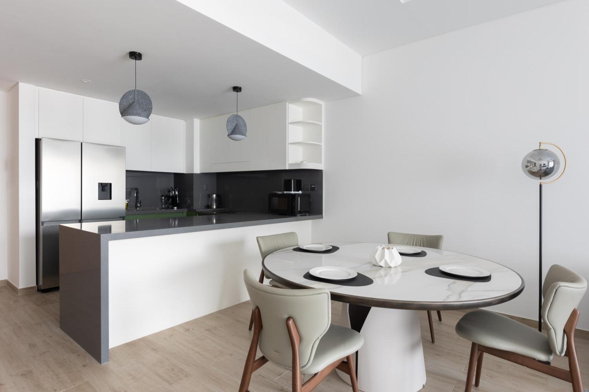 1bd Park 1, Walk,7 Min Walk To Metro
